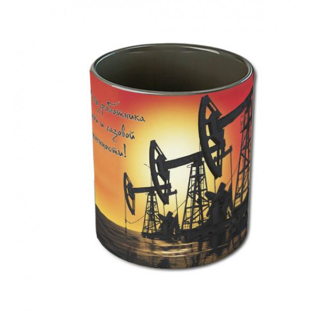 Кружка «День нефтяника» с нефтяными качалками – профессиональный подарок для работников нефтегазовой отрасли