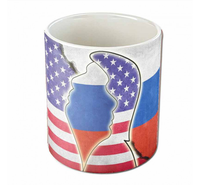 Кружка «Перезагрузка» – нейтральный подарок с дизайном флагов США и России, профилями Путина и Трампа